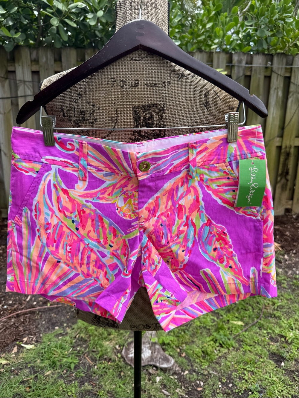 Lilly Pulitzer Callahan shorts size 6 NWT